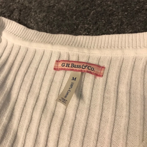 Cable knit sweater smoke free home like new - Picture 2 of 2